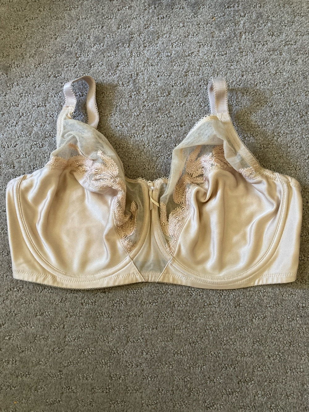 Wacoal Feather Full-Figure unlined underwire bra, Sz 36DDD.